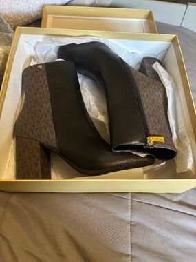 Michael Kors Ankle Boots Sz 9